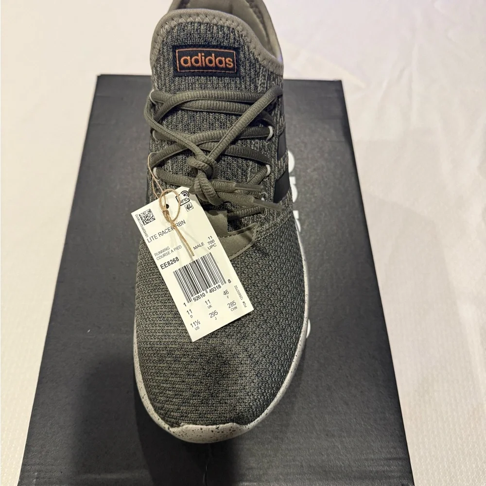 Adidas men’s 11.5 Lite Racer sneakers. - Picture 1 of 3